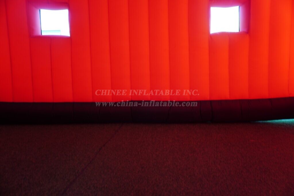 C1-401 Giant Inflatable Santa Claus with House and Gifts