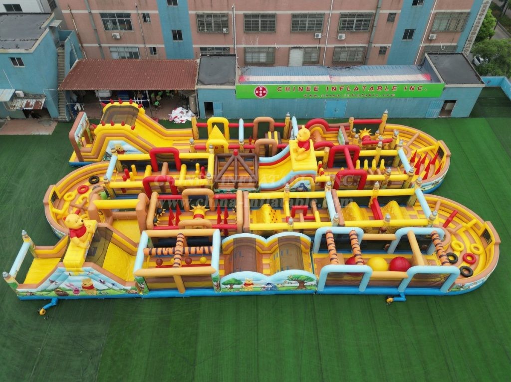 CR2-338 Winnie the Pooh Theme Challenging Run Giant Inflatable Obstacle Courses