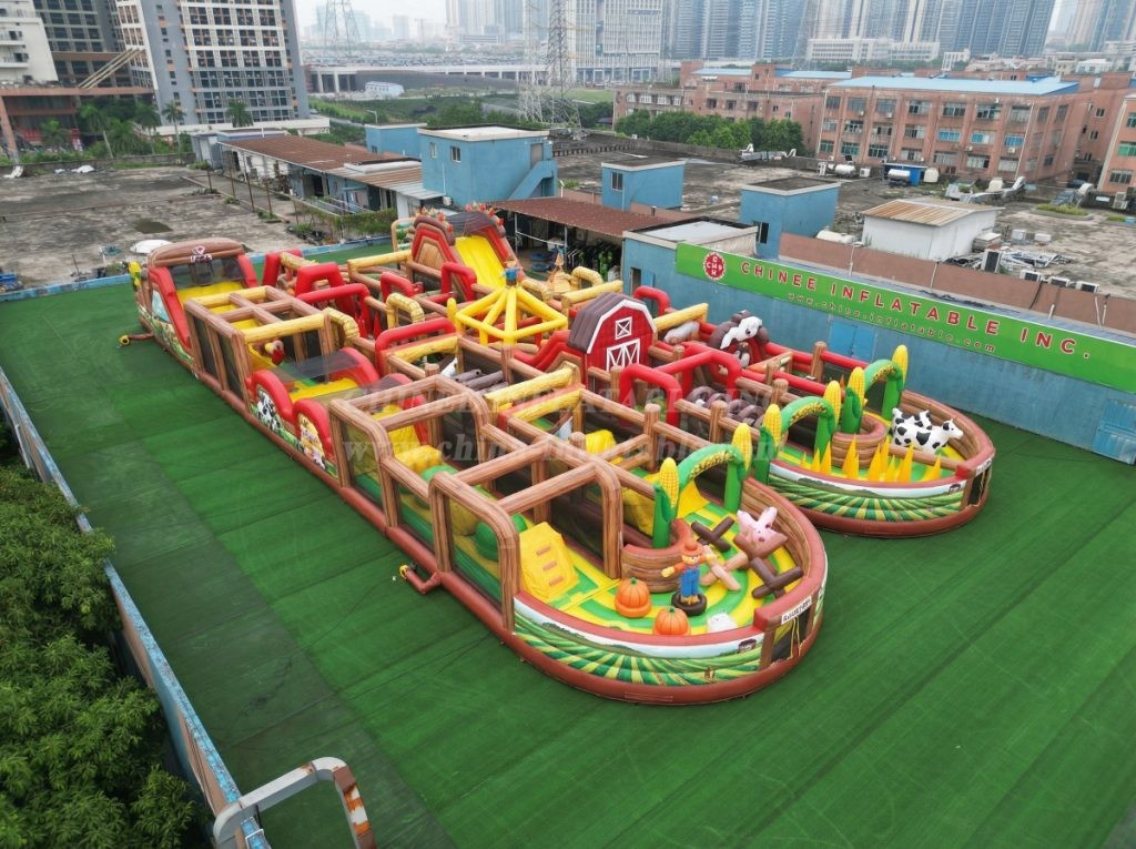 CR2-36 Farm Theme Challenging Run Giant Inflatable Obstacle Courses