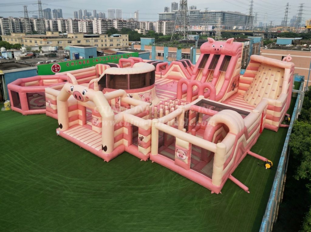 GF3-208 Pig Theme Inflatable Park