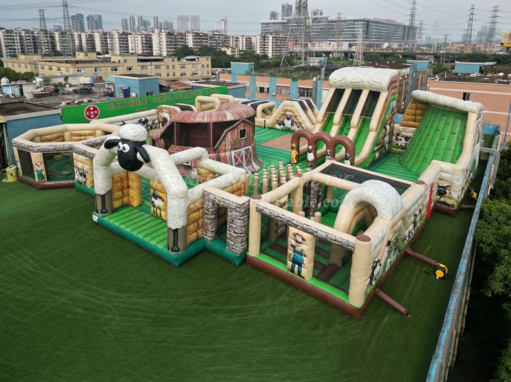 GF3-228 Shaun the Sheep Theme Inflatable Park