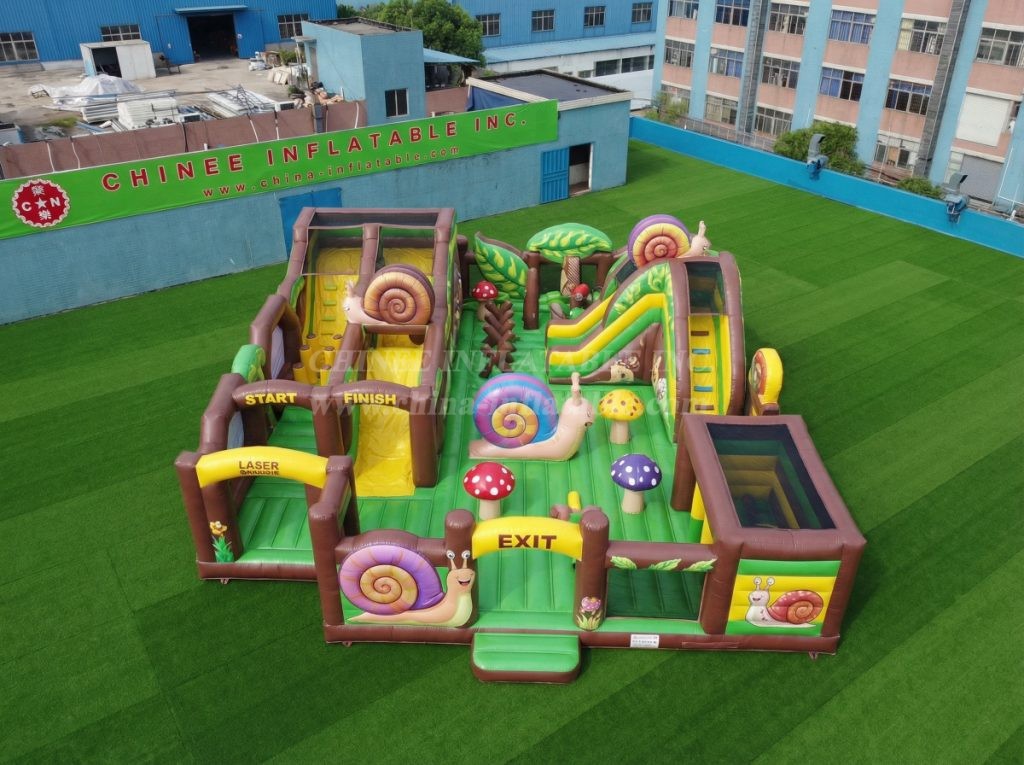 GF3-402 Snail Theme Inflatable Park