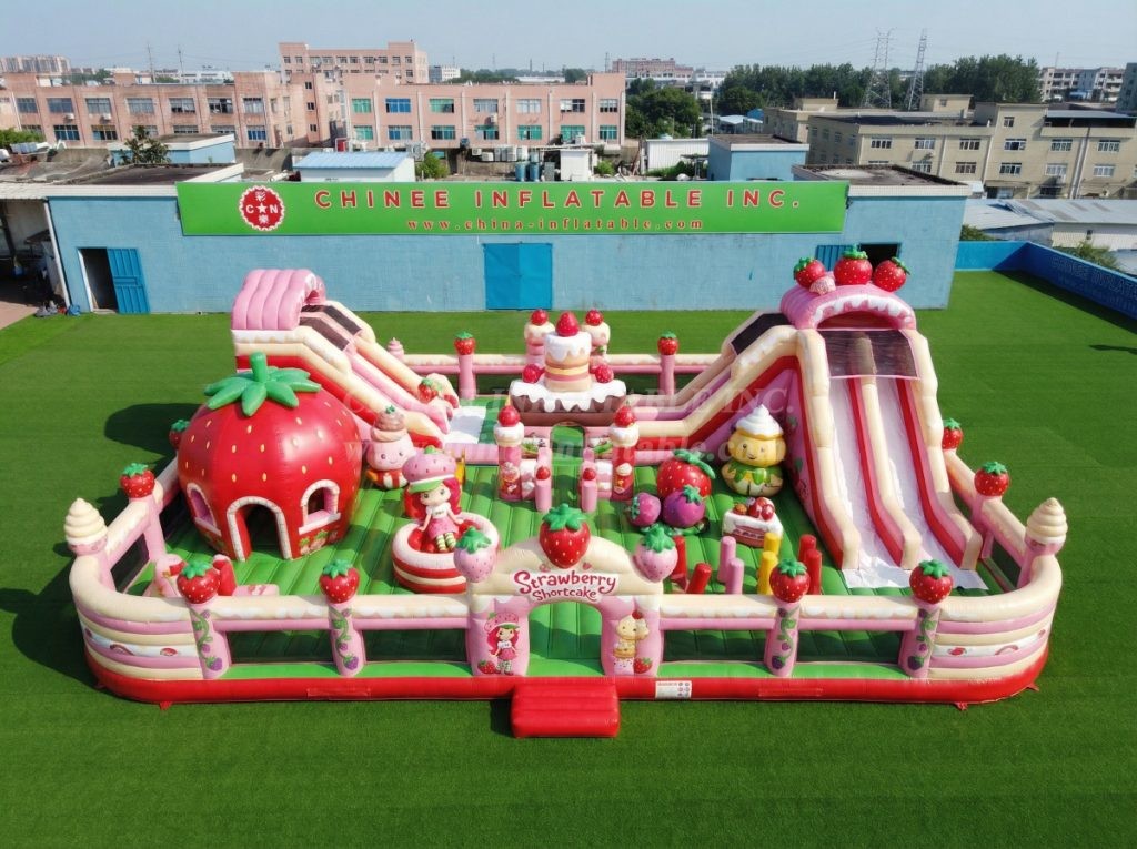 GF3-496 Strawberry Shortcake Theme Inflatable Park