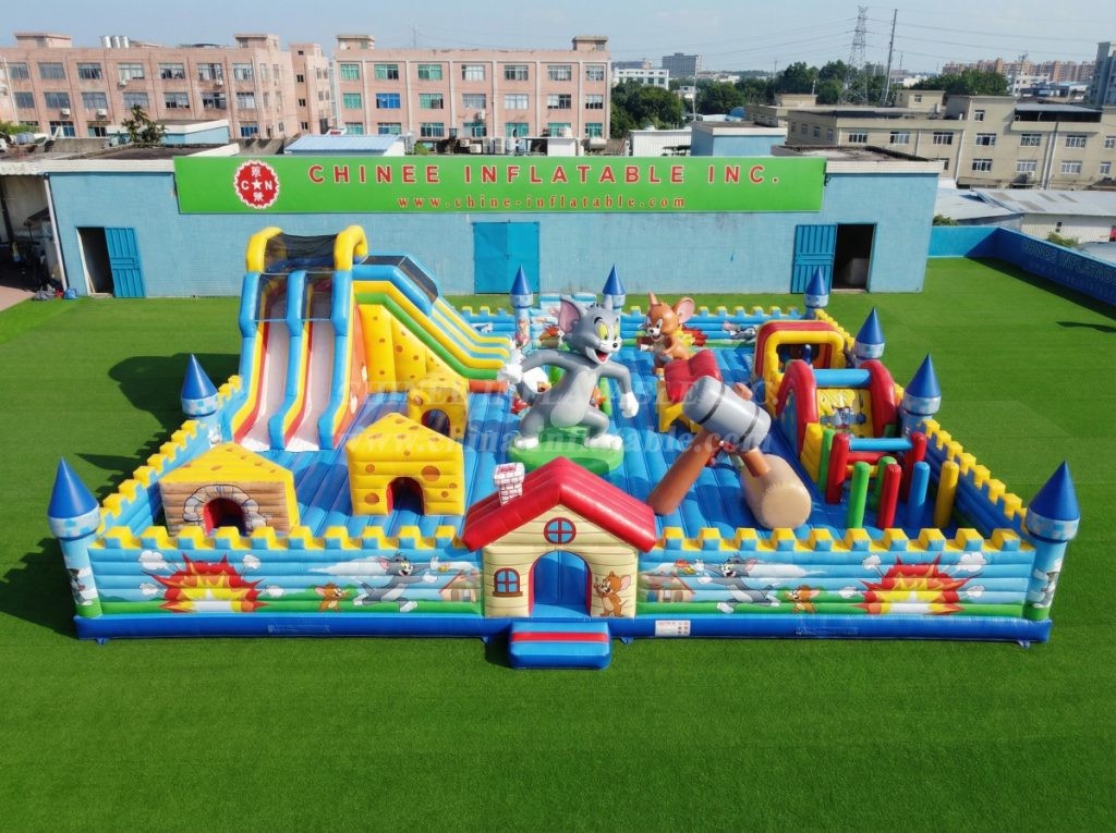 GF3-507 Tom and Jerry Theme Inflatable Park