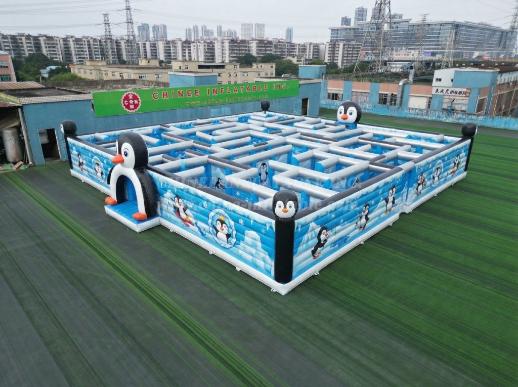 MAZE1-112 Penguin Theme Inflatable Maze