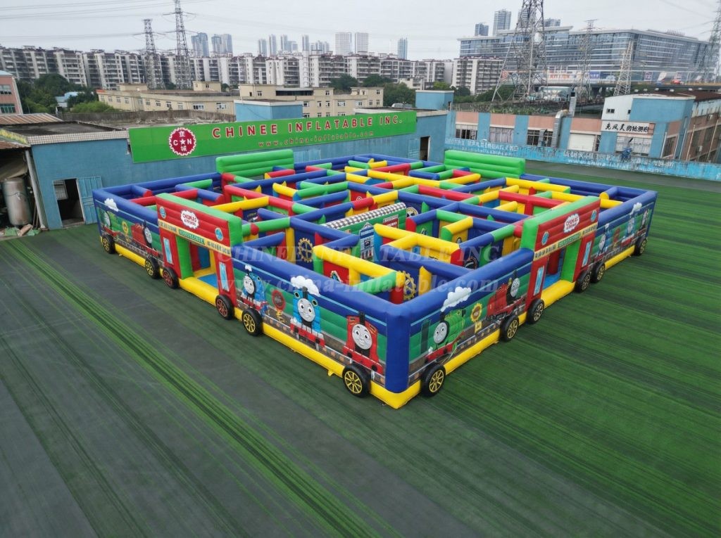 MAZE1-160 Thomas & Friends Theme Inflatable Maze