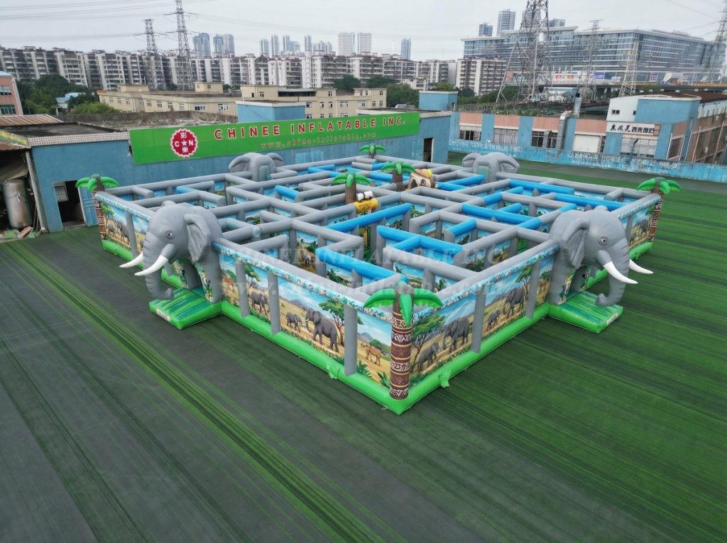 MAZE1-52 Elephant Theme Inflatable Maze