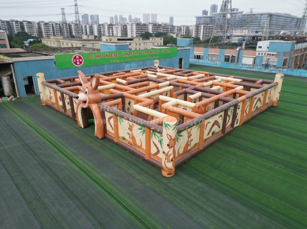 MAZE1-77 Kangaroo Theme Inflatable Maze