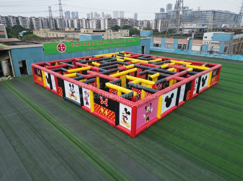 MAZE1-90 Mickey & Minnie Theme Inflatable Maze