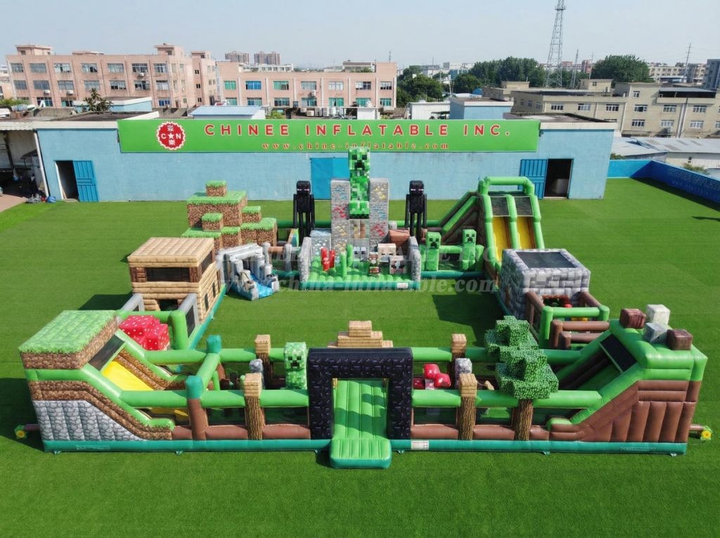 CR2-475 Minecraft Theme Inflatable Challenging Run