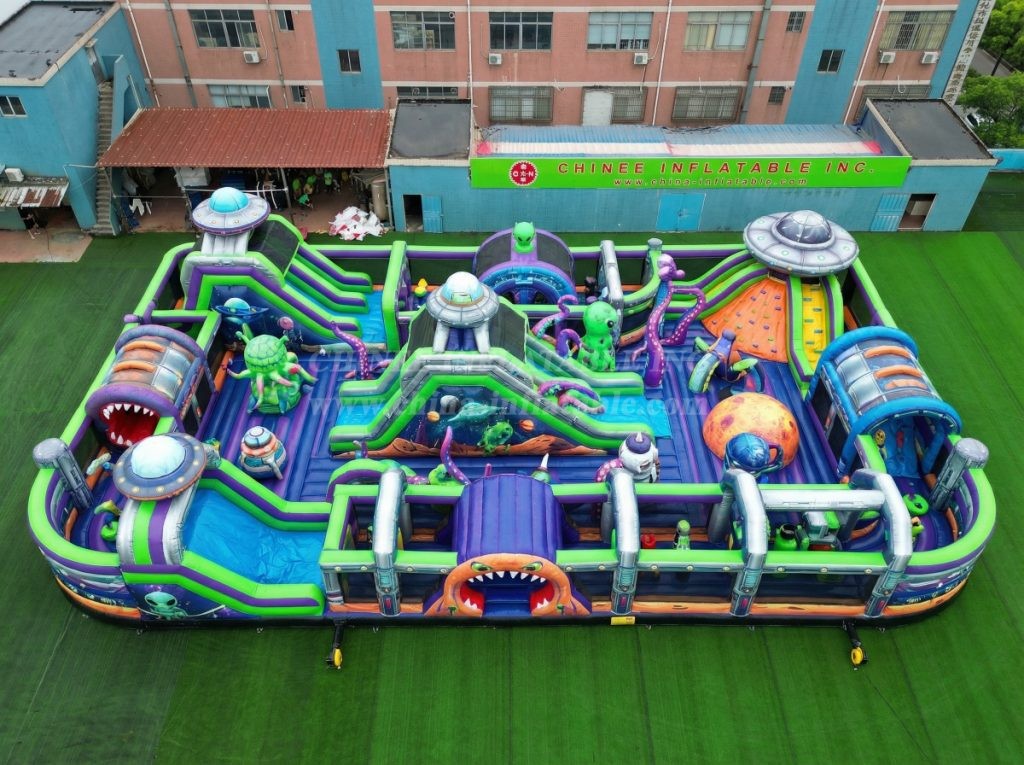 GF3-575 Alien Theme Inflatable Park