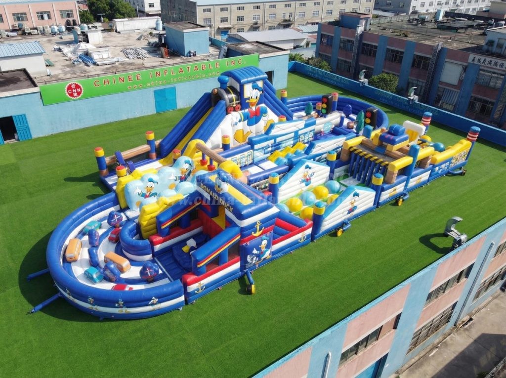 CR2-492 Donald Duck Theme Ginat Inflatable Obstacle Courses Challenging Run