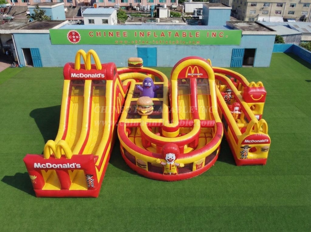 CR2-809 McDonald Theme Giant Inflatable Obstacle Courses Challenging Run
