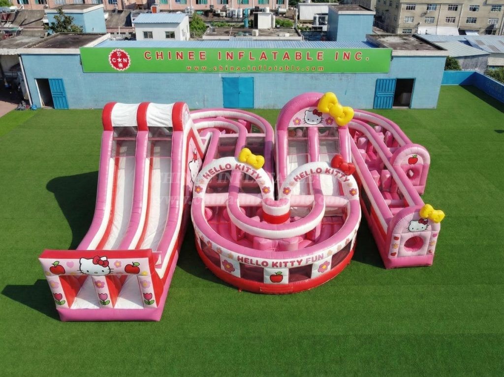 CR2-855 Hello Kitty Theme Giant Inflatable Obstacle Courses Challenging Run
