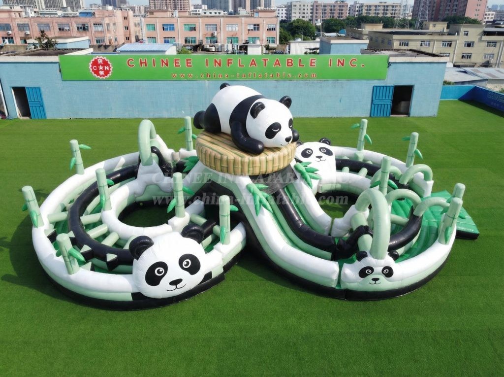 CR2-991 Panda Theme Ginat Inflatable Obstacle Courses Challenging Run