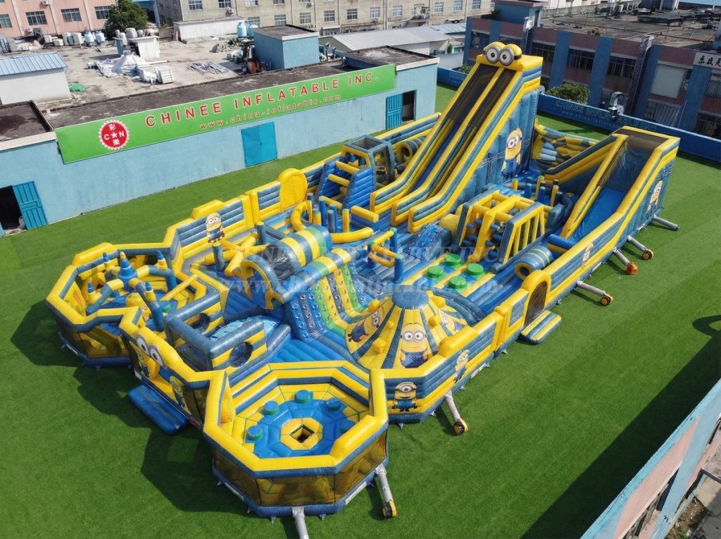 GF3-1082 Minions Theme Inflatable Park