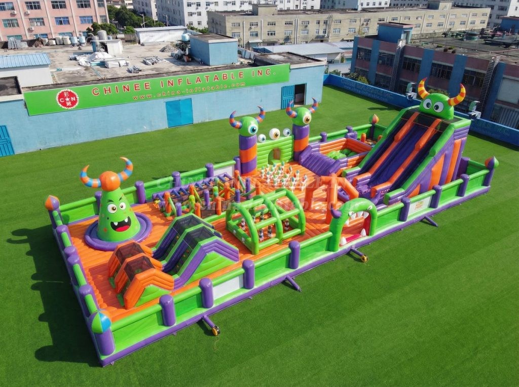 GF3-1150 Monster Theme Inflatable Park