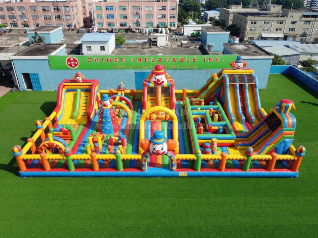 GF3-1324 Clown Theme Inflatable Park