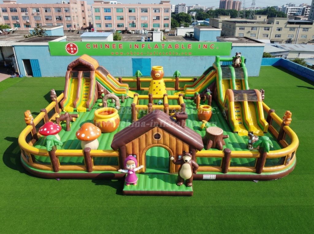 GF3-1360 Masha And The Bear Theme Inflatable Park