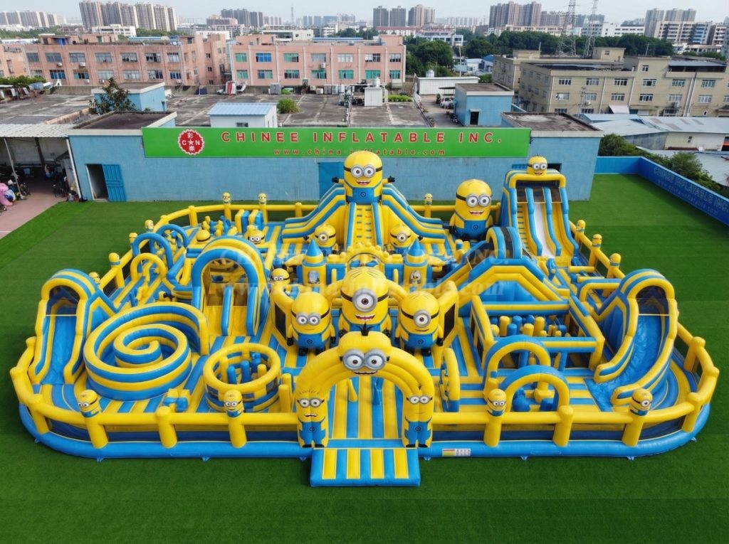 GF3-1365 Minions Theme Inflatable Park