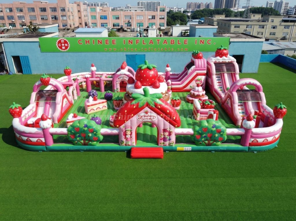 GF3-1404 Strawberry Shortcake Theme Inflatable Park