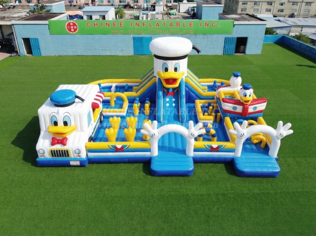 GF3-790 Donald Duck Theme Inflatable Playground