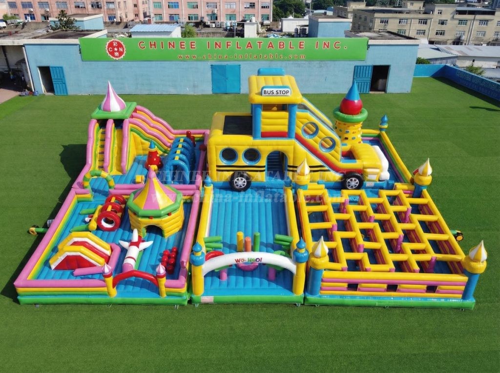 GF3-895 Bus Theme Inflatable Park