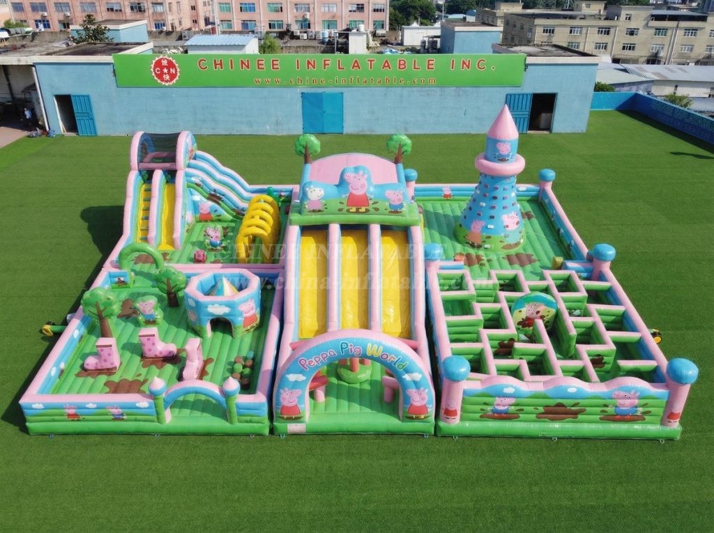 GF3-918 Peppa Pig Theme Inflatable Park