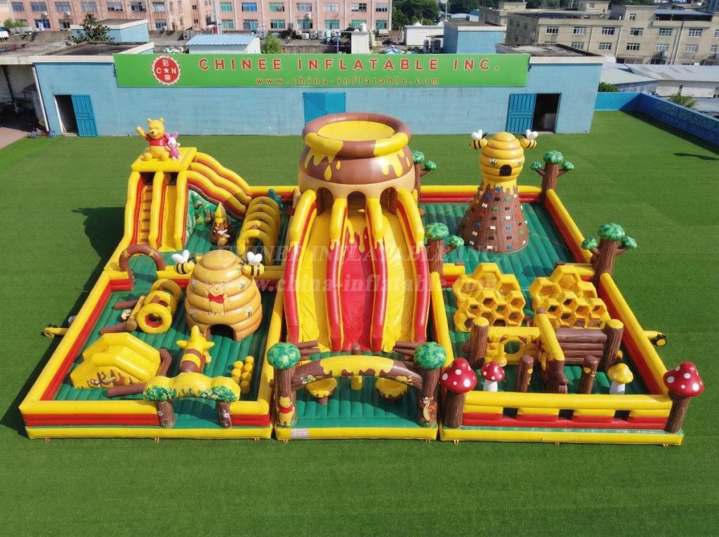 GF3-934 Winnie The Pooh Theme Inflatable Park