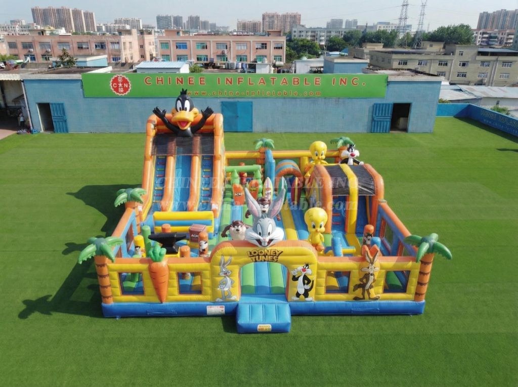 T6-7086 Looney Tunes Theme Inflatable Amusement