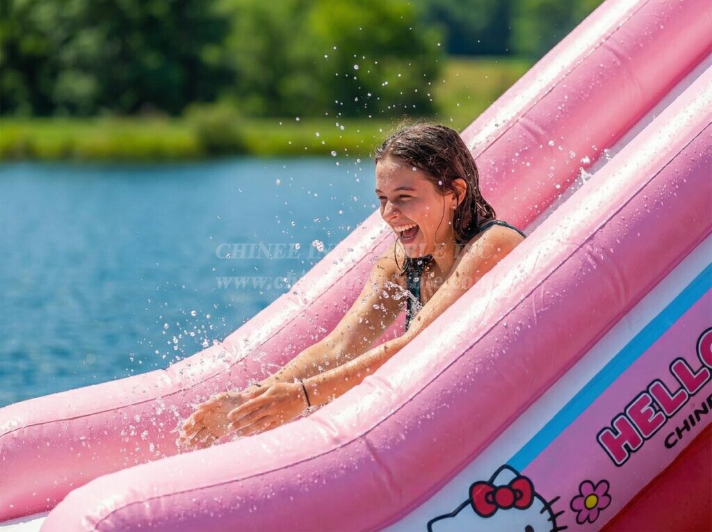 S615 Hello Kitty Theme Inflatable Water Park