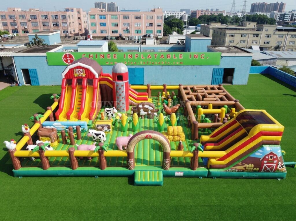 GF3-1456 Farm Theme Inflatable Playground
