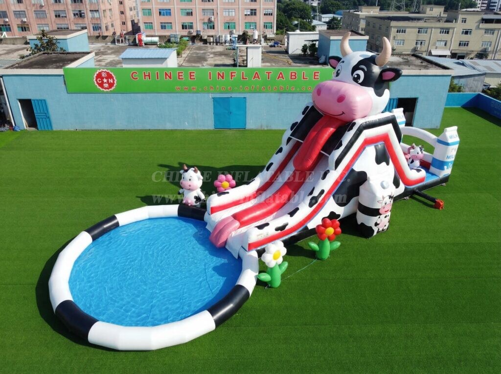 T8-6125 Cow Theme Inflatable Water Slide