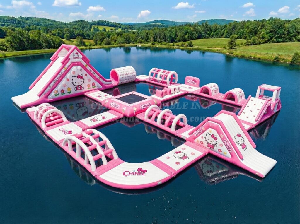 S900 Hello Kitty Theme Inflatable Water Park