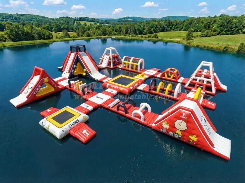 S930 Snoopy Theme Inflatable Water Park